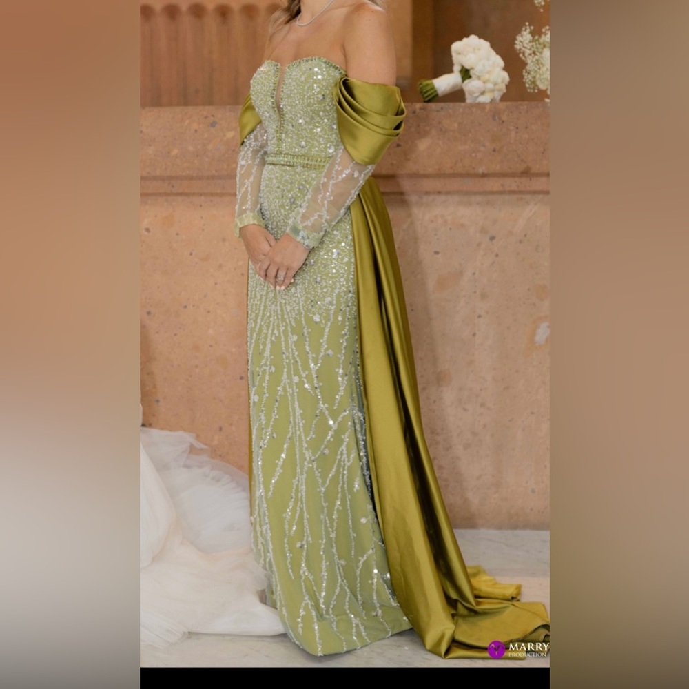 Haute Couture Gorgeous gown. 2 pieces. But it from LA only used once 2 hours